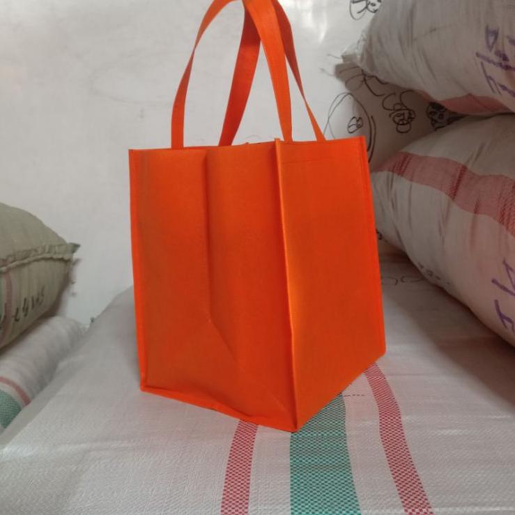 

➺ tas spunbond nasi kotak 20x20 ✯