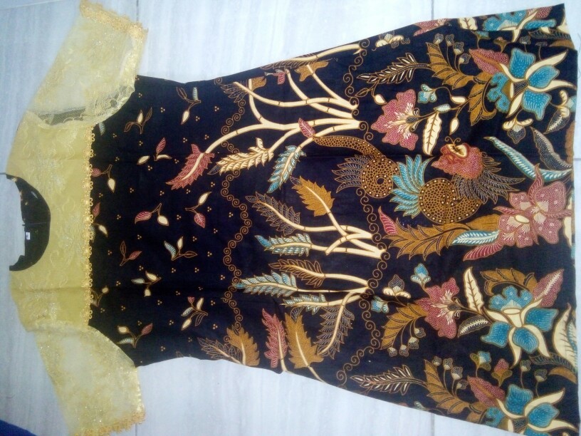 Batik Keluarga Dress Nagita Gold