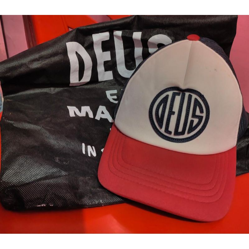 topi deus ex machina ori second ( preloved )