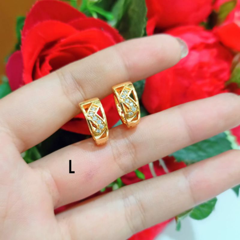 Anting dewasa jepit permata zircon varian motif Gold tidak Berkarat || COD ||