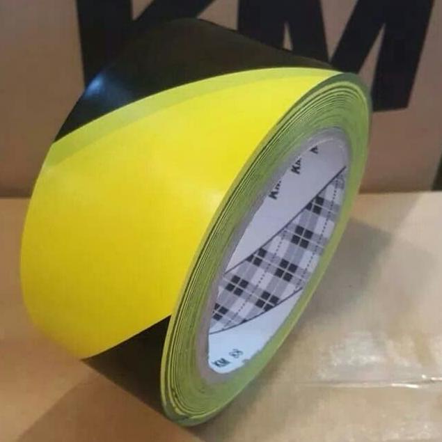 

✱ " Lakban Lantai KM 88 Kuning Hitam 2" x 33 Meter ♧