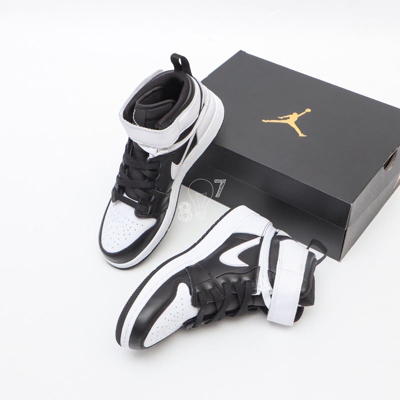 Air Jordan 1 High Flyease Black White