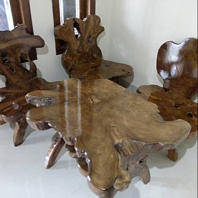 Meja kursi teras rumah, dari tunggak kayu jati perhutani, terdiri dari dari 3 kursi 1 meja