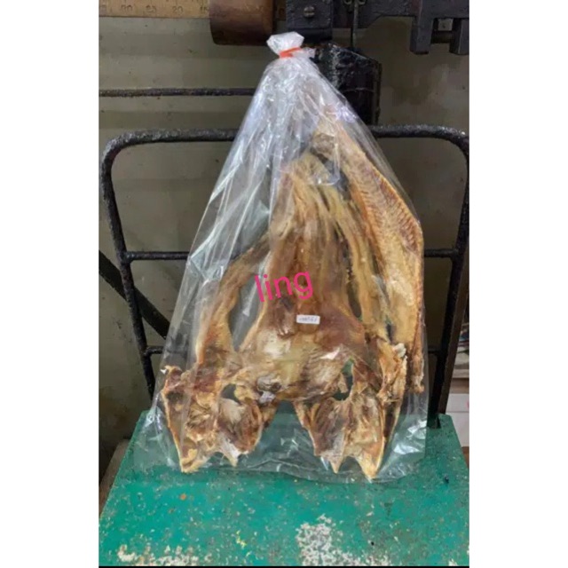 

Ikan asin Duri / Baung 300 gram 1 ekor besar