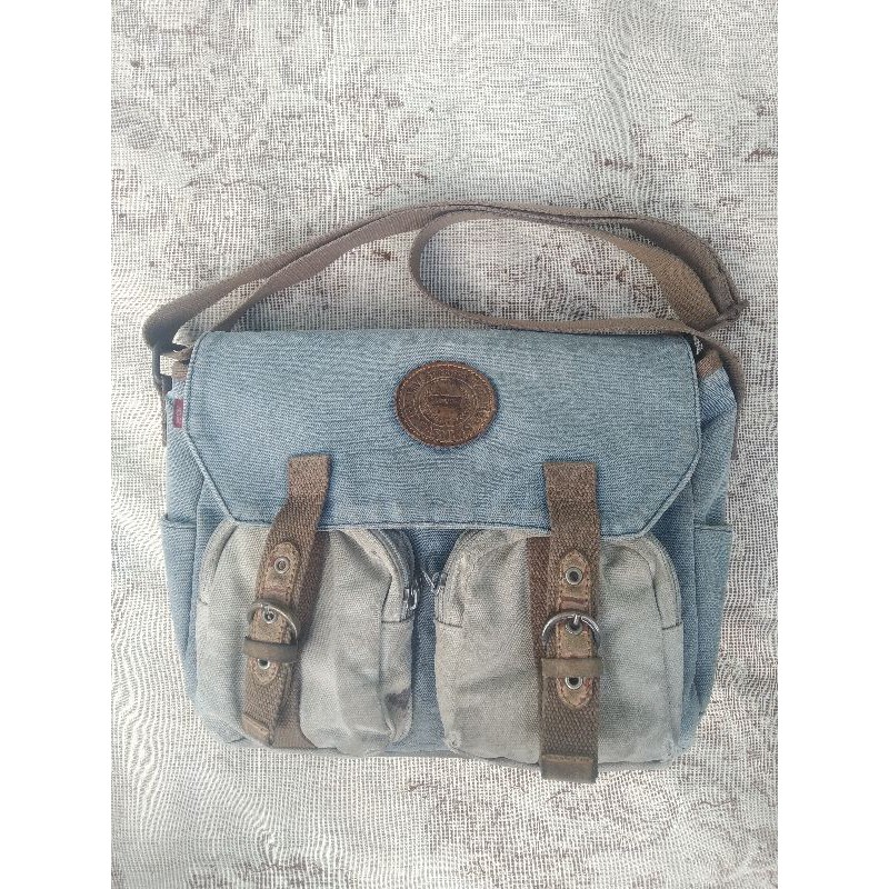 tas salempang levis second bekas original