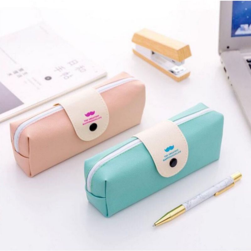 

Kotak Pensil Kumis Simple Aesthetic