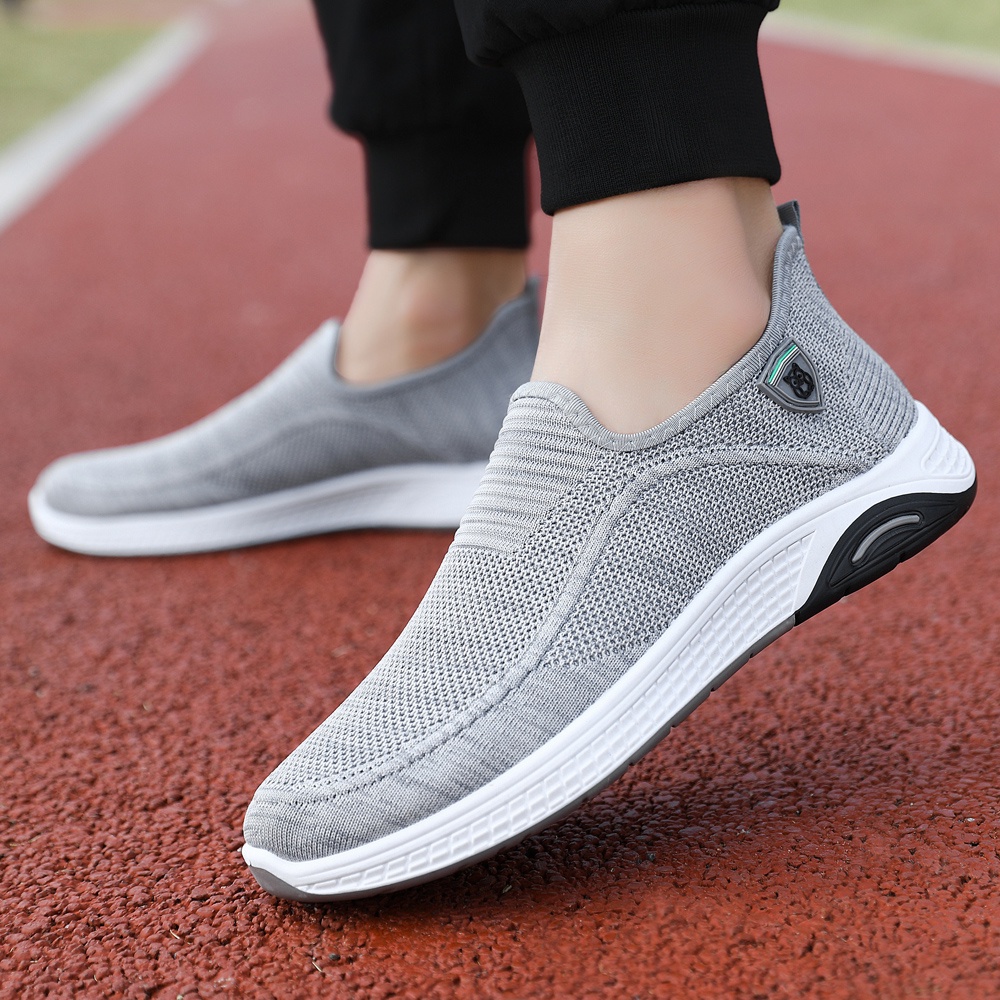 Mainland Sepatu Slip On Pria Model Sneakers Olahraga Jogging MR131
