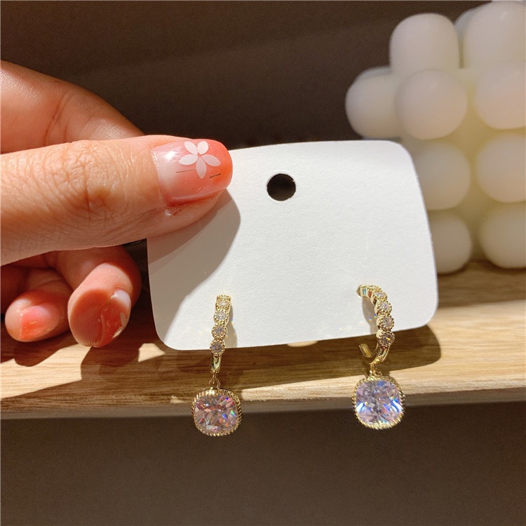 Anting Setengah Lingkaran glitter Berlian square zircon lady Korea