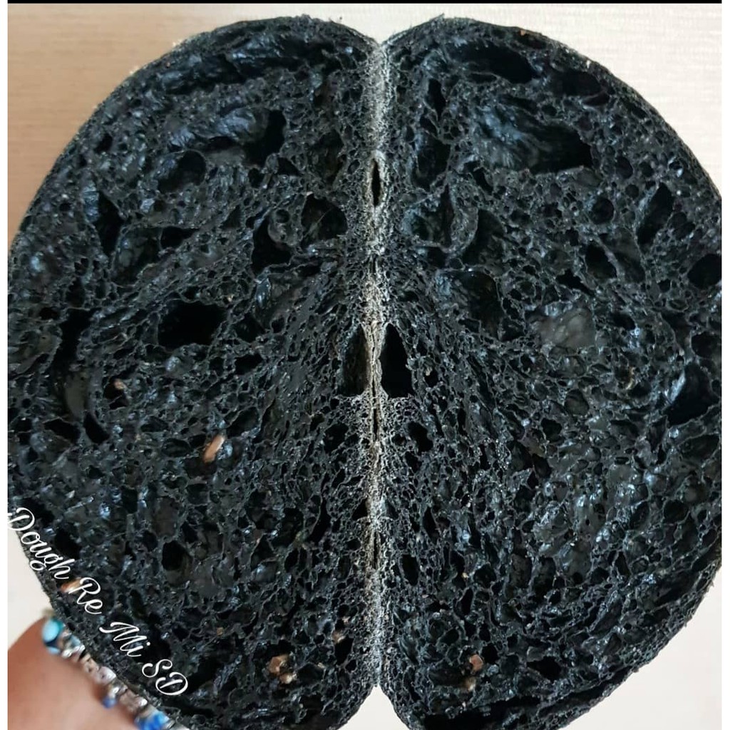 

Active charcoal sourdough bread