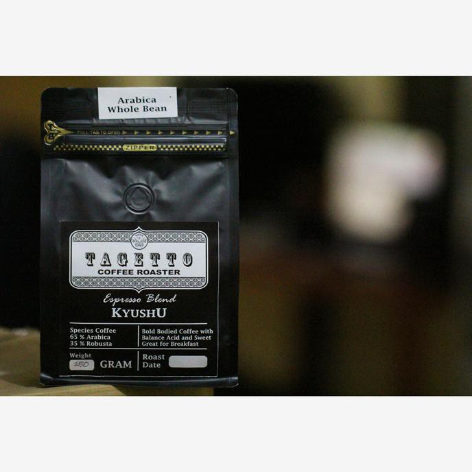 

Espresso Kyushu 500Gr Tagetto Coffee Blend 65% Arabica 35% Robusta - Biji Kopi Termurah