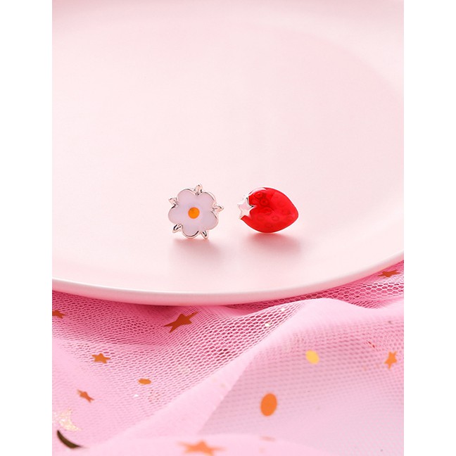 LRC Anting Tusuk Fashion Red Silver Needle Drop Glaze Flowers Strawberry Asymmetric Earrings F73355