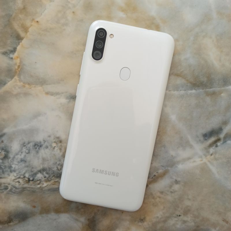 Samsung A11 ram 3 internal 32 gb seken