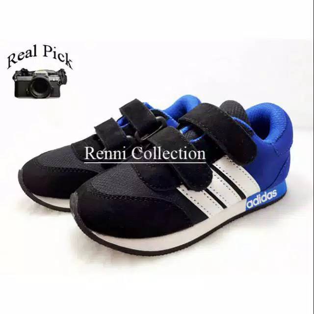 Sepatu sneaker Adidas biru plat putih