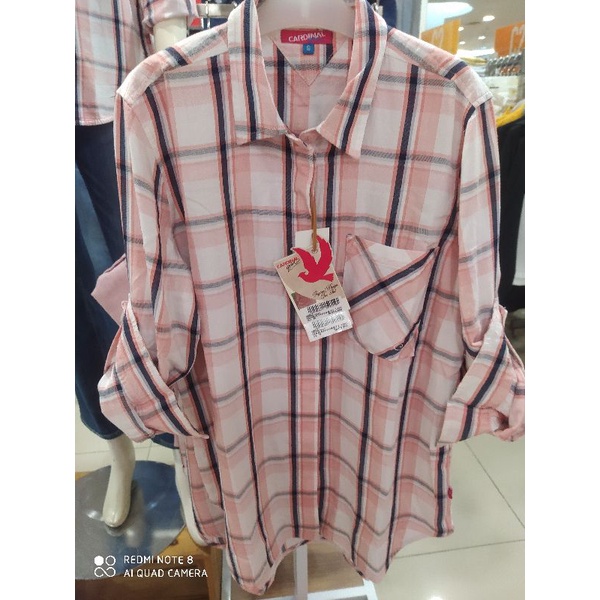 Kemeja Cardinal, cardinal girl