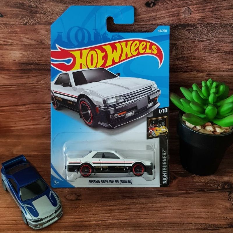 Hot Wheels Nissan Skyline R30 Putih