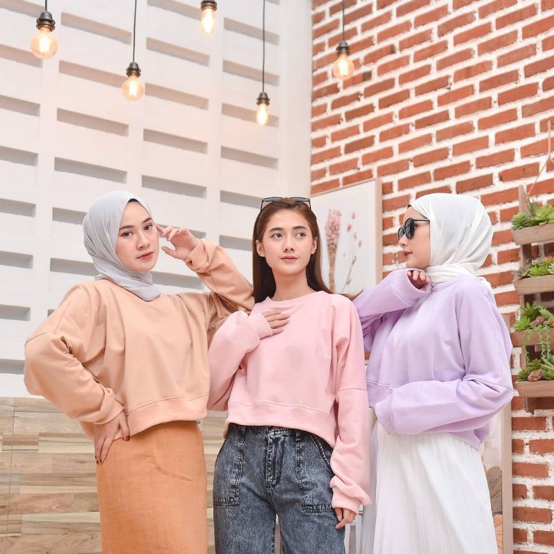 SWEATER OVERSIZE CROP TOP CREWNECK OBLONG WANITA