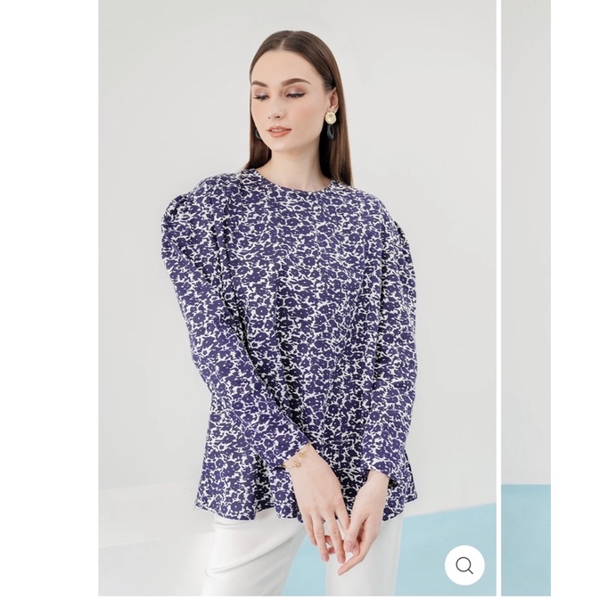 Preloved Dahlia Blouse Navy Benang Jarum