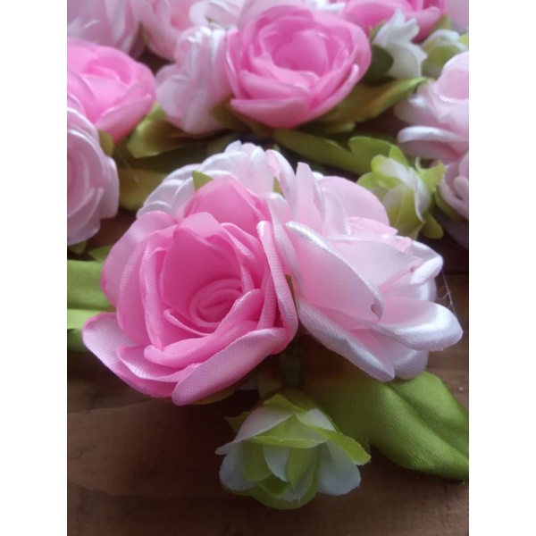 BUNGA HIASAN HANTARAN