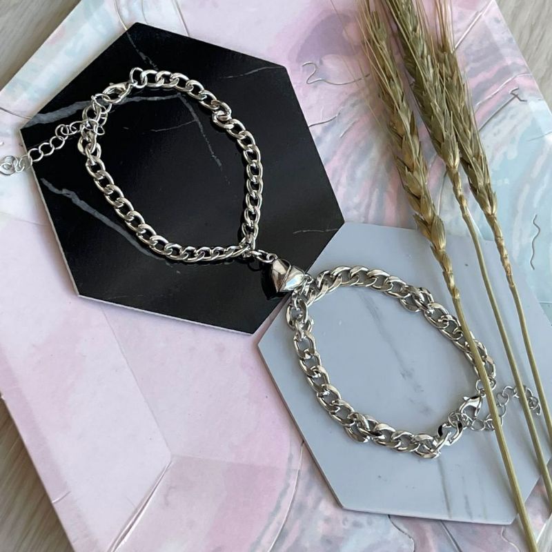 Gelang Rantai Couple Bentuk Hati Magnet Retro