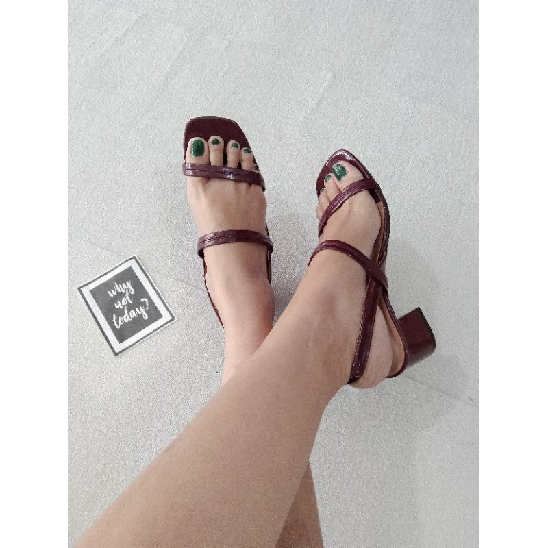 LOUISDEAR sendal heel tapak tahu heel 5 cm bahan glossy KTB H55