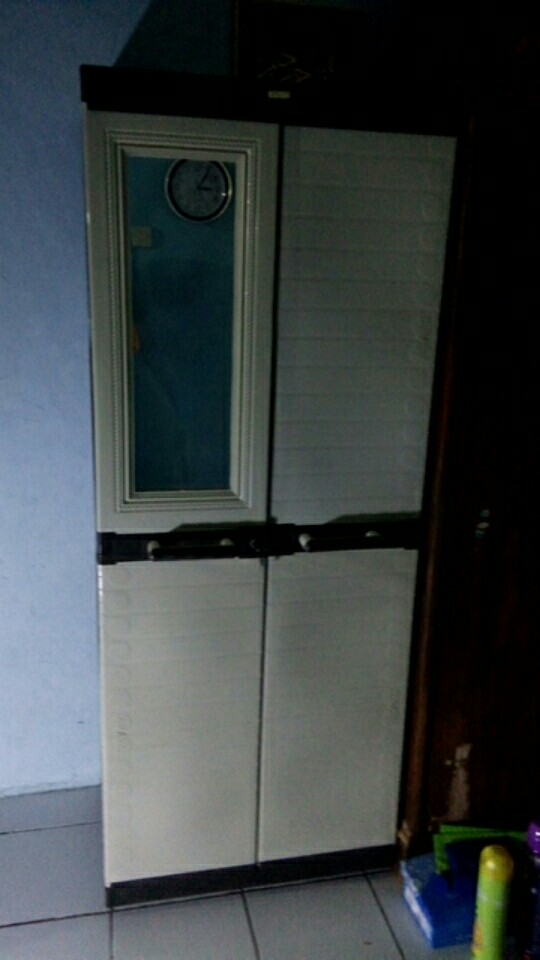 Akako Lemari Pakaian Plastik 2 Pintu Rak/gantung Kaca Kunci Elegant
