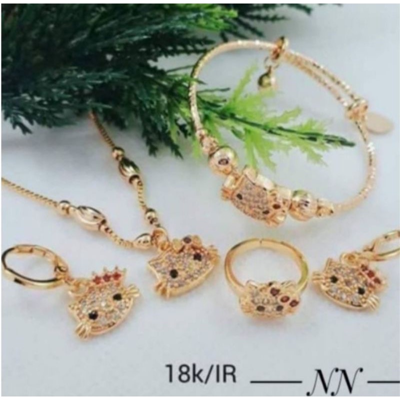 satu set perhiasan anak hello kitty gelang bulat kerincing