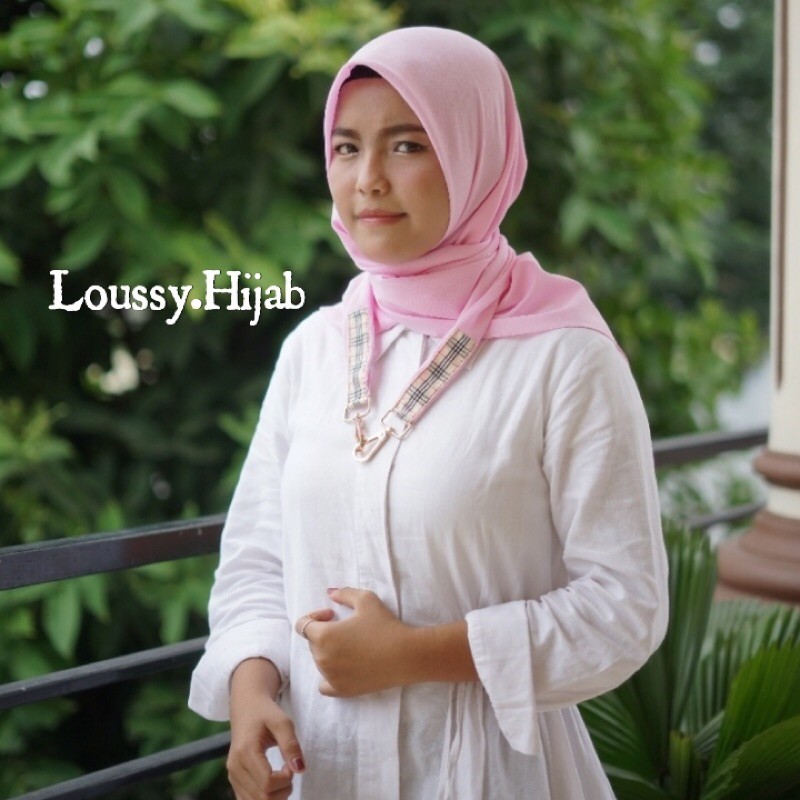HIJAB SEGIEMPAT PINK SALEM TALI BURBERRY GANTUNGAN ROSE GOLD
