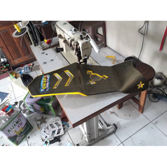 Jok karbon vixion nvl slim motif lubang