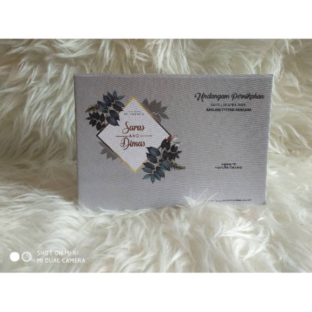 Undangan hardcover