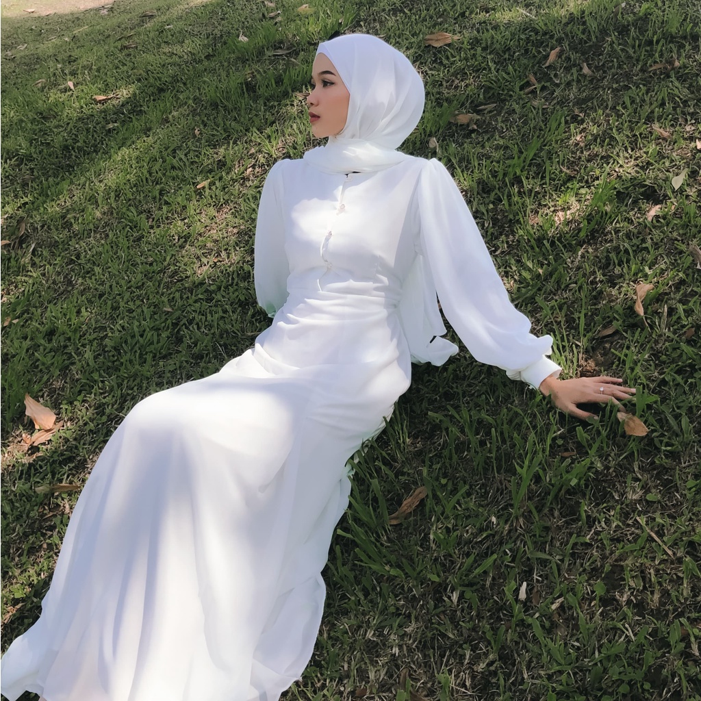 RAVALLA DRESS BYGIAGIO dress akad simple gaun wedding pernikahan baju muslim putih gaun lamaran elegan pakaian wanita pesta elegan fashion korea dres lebaran cantik anggun mewah nyaman gaun duyung vintage fashion dress bahan ceruty baby doll furing tebal