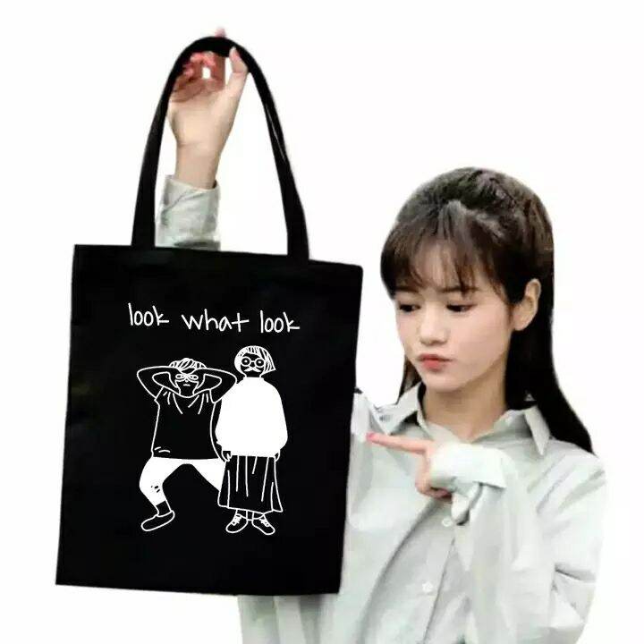 BISA COD TOTE BAG KPOP TOP HANDLE BAGS RESLETING TAS PRIA WANITA MURAH TAS BAHU WANITA TAS FASHION PRIA WANITA TAS SEKOLAH TAS KULIAH TERLARIS TAS SOUVENIR TAS SEKOLAH TAS JINJING TAS MURAH MOTIF GAMBAR TAS ABG  TOP HANDELBAGS TERLARIS TERFAVORIT