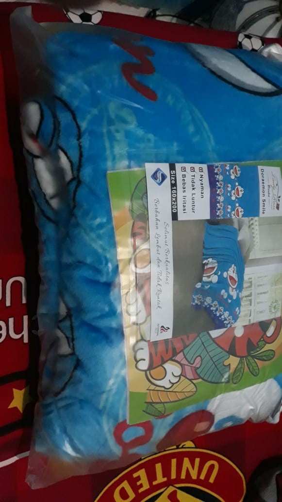 Selimut Anak Anak Lady Rose Uk. 160x200 Cm Motif Doraemon, Finding Nemo Dan Stitch