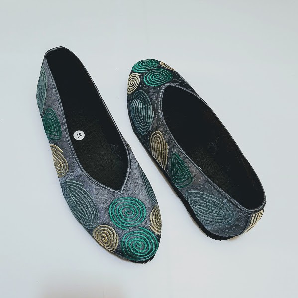 etnik fashion sepatu wanita flat slip on murah terbaru bordir motif keong abu