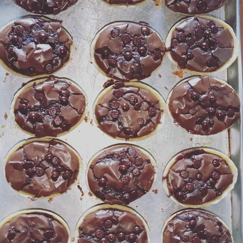 

pie brownies#oleholehkediri#oleholehjatim#pierenyah#piebrownies#fudgiebrowniesenak#brownieslegit#browniesenakmurah#browniespremium