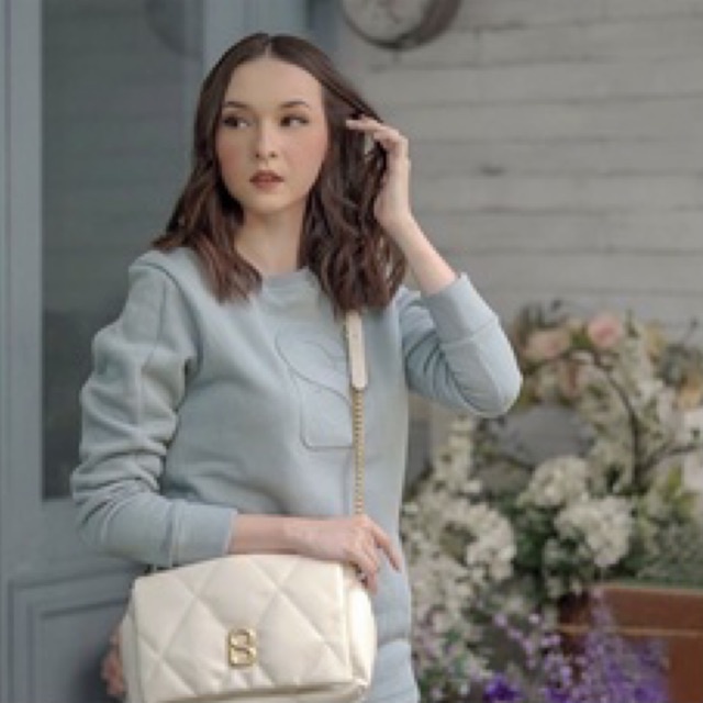 Blue audrey sweatshirt Buttonscarves