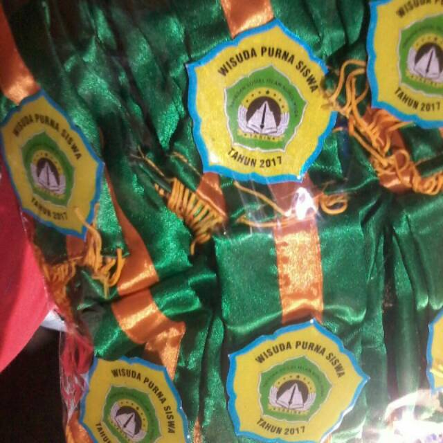 kalung wisuda gordon kuningan