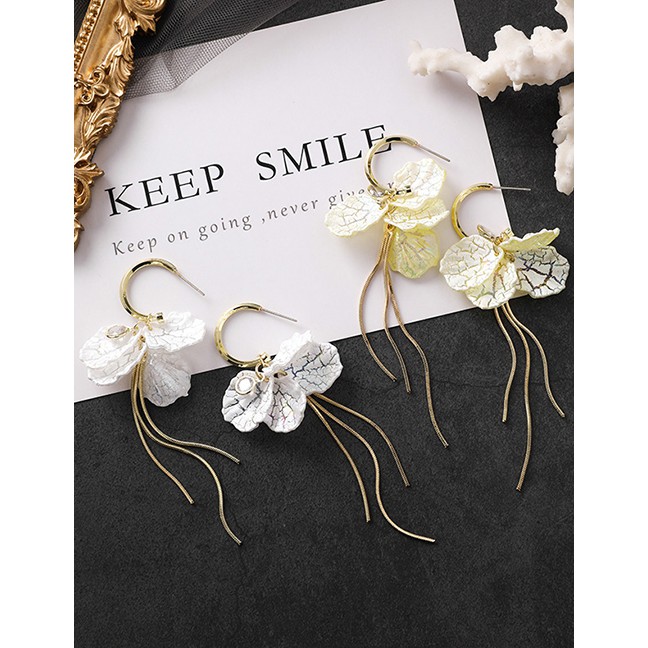 LRC Anting Tusuk Fashion Yellow 925 Silver Pin Multi-layer Fringed Shell Semi-circular Earrings F768