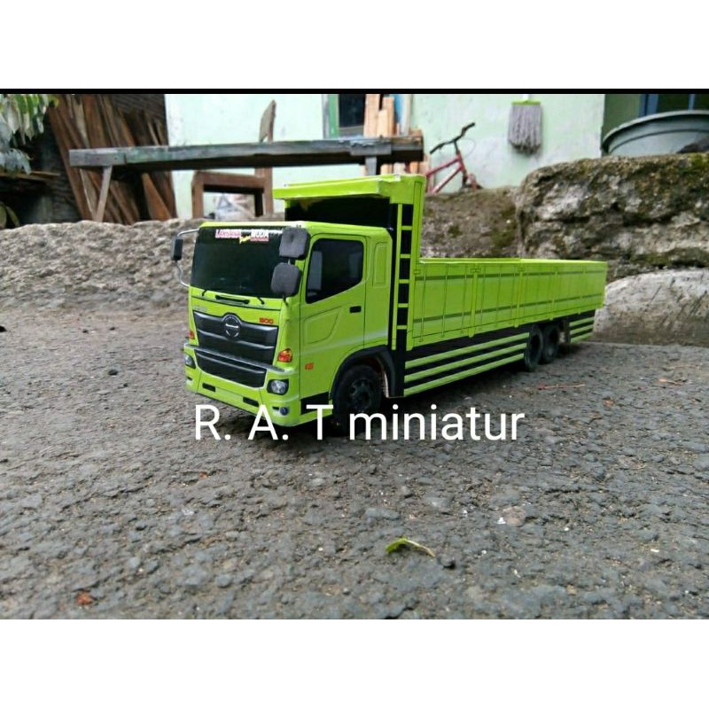 miniatur truk rc cas