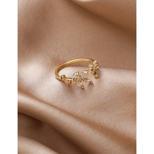 LRC Cincin Fashion Golden Leaf Butterfly Diamond Open Ring P01741