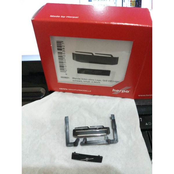 Herpa 053921 part miniatur emblem logo volvo truk hitam skala 87