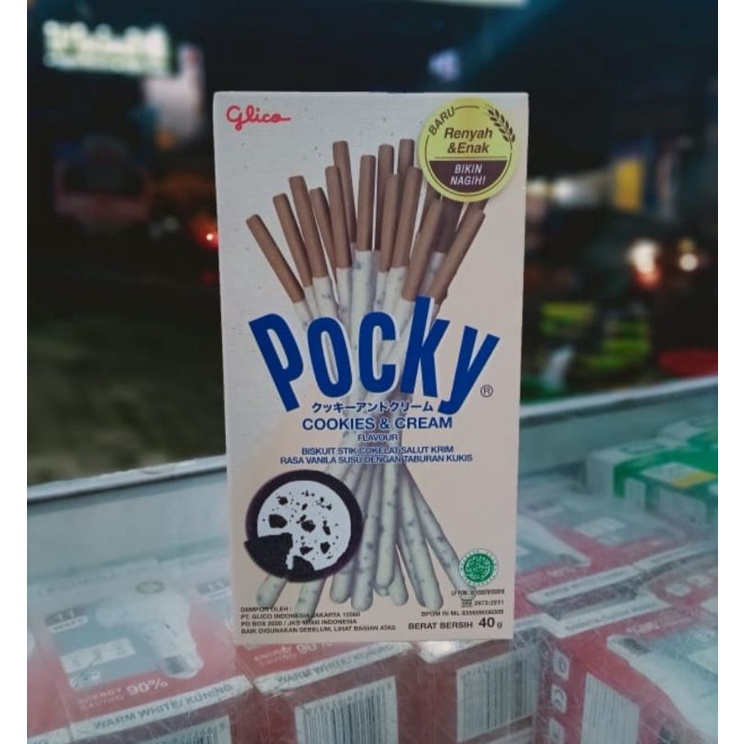 

POCKY Cookies & Cream Stick Biscuit Box 40g