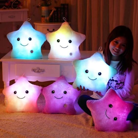 Boneka LED Bantal Nyala Mainan Import Bintang / Bantal Tidur / Hiasan Kamar Bahan Halus Dan Lembut Standar SNI