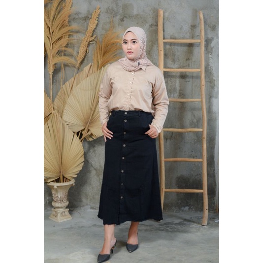 ROK JEANS HITAM/PUTIH //Rok Jeans Span Panjang Gisca Kancing Depan Murah//ROK WANITA MURAH