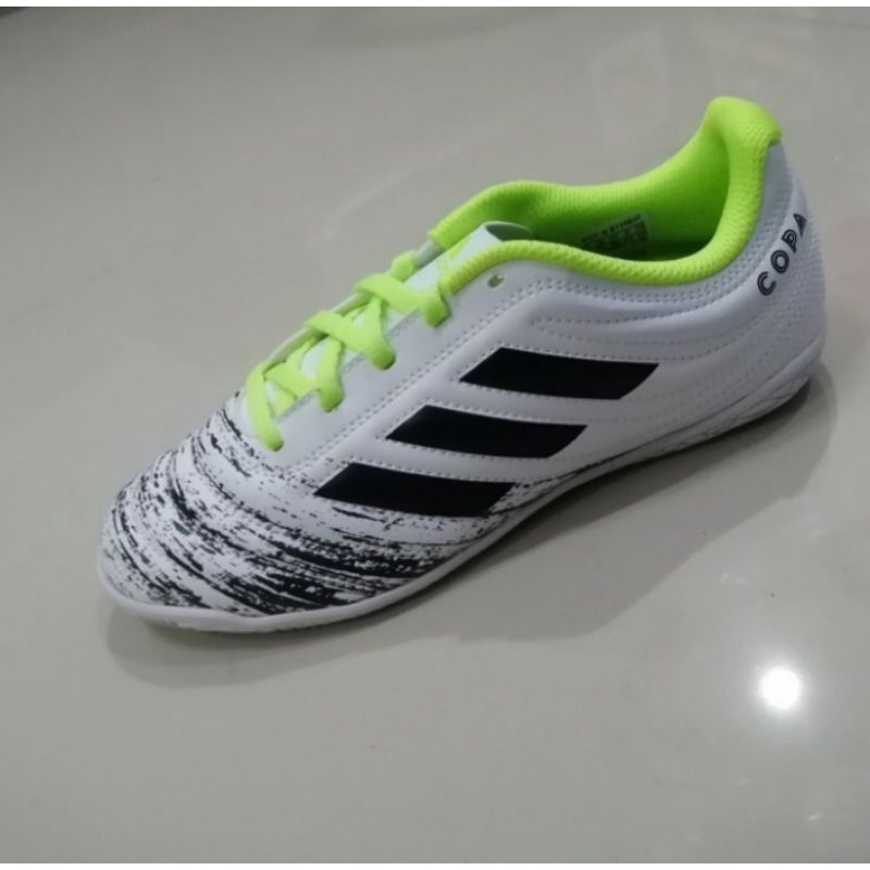 Adidas Football/sepatu futsal copa 20.4