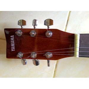 Gitar Akustik Merk Yamaha Warna Natural Jumbo Senar String Buat Pemula Belajar Jakarta Murah