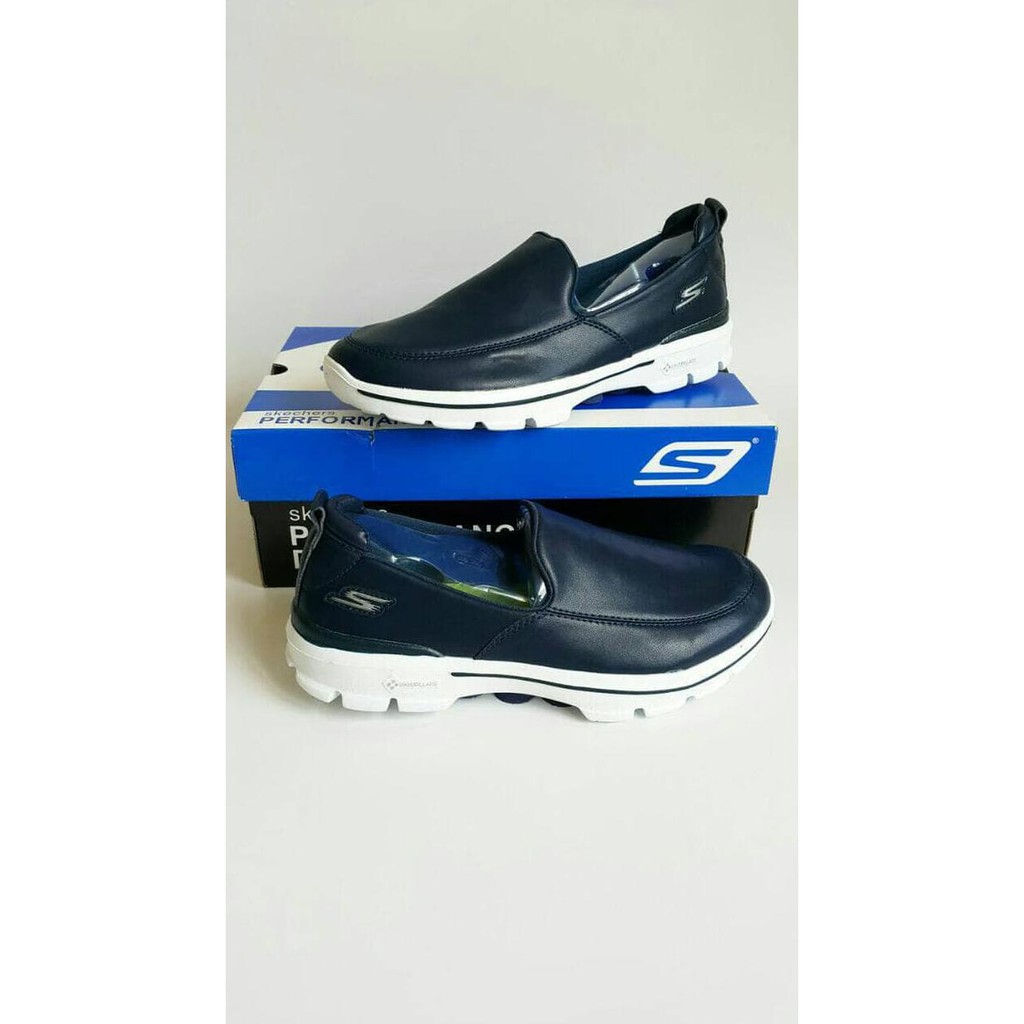 promo sepatu skechers pria gowalk 3 leather - navy, 40 terbaru