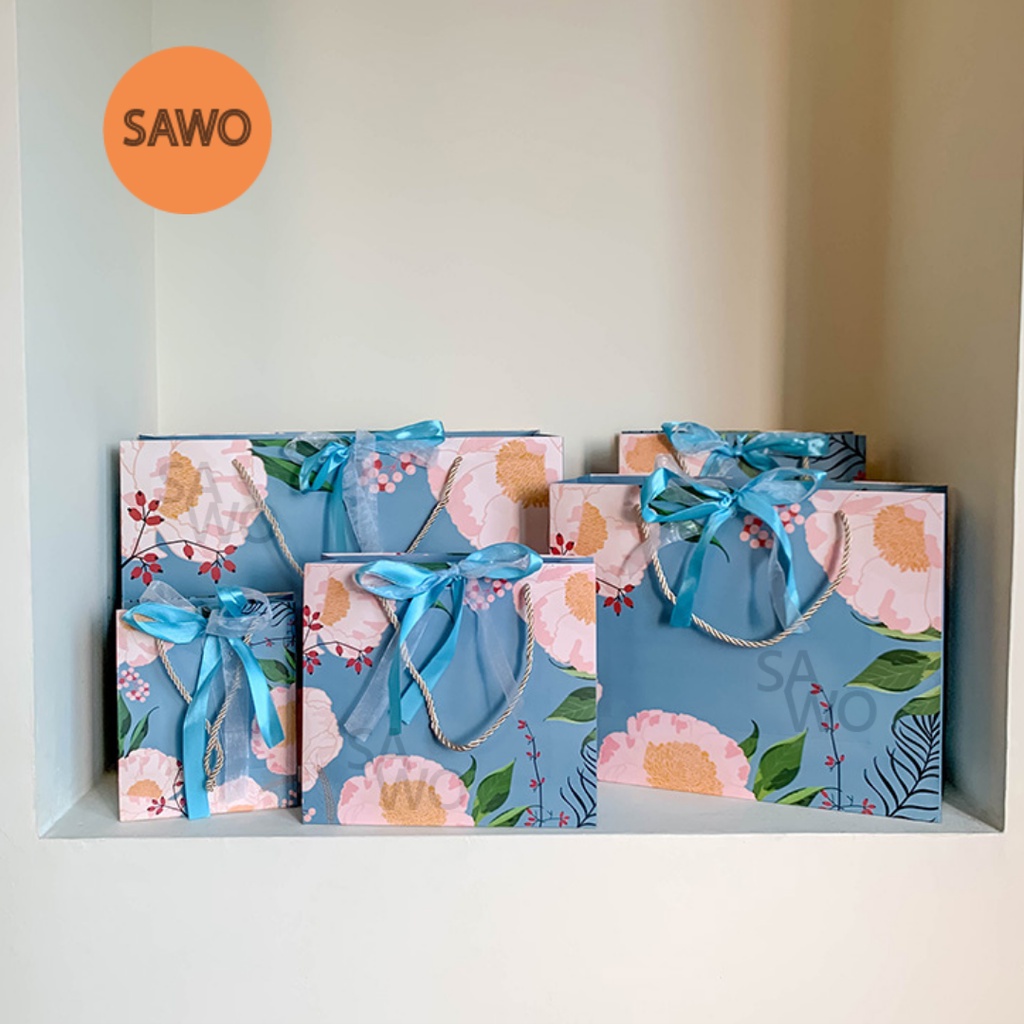 

Blue Floral Flower Paper Bag With Double Ribbon Termasuk Dua Pita | Kado Kantong Biru Hadiah