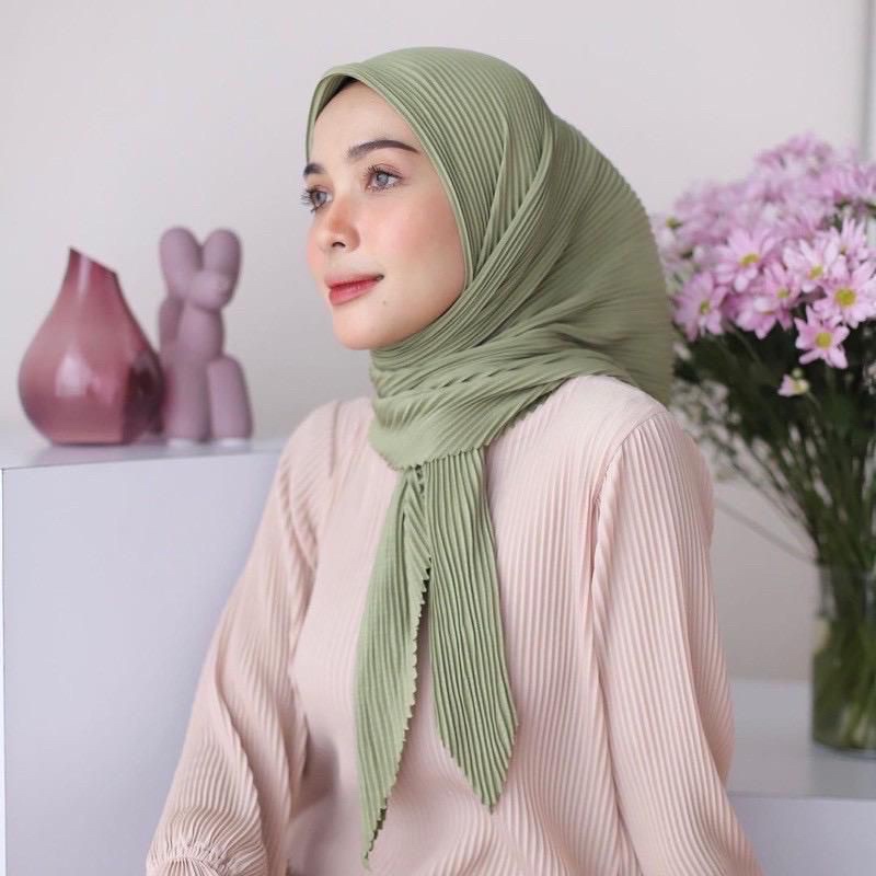 SEGI EMPAT PLISKET HIJAB PLISKET