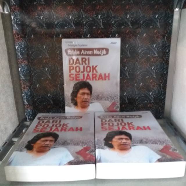Buku Dari Pojok Sejarah - Emha Ainun Nadjib