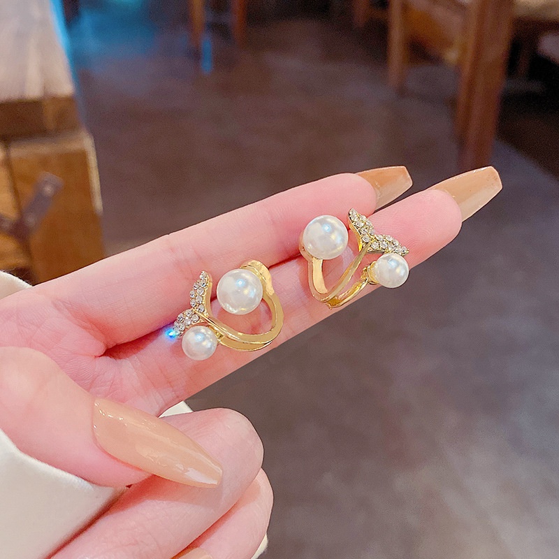 Anting Tusuk Sterling silver 925 Desain Ekor Ikan Hias Mutiara + Berlian Imitasi Mewah Untuk Wanita